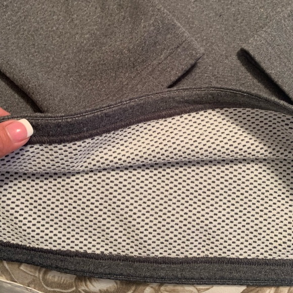 Under Armour Sweatshirt - Picture 3 of 5